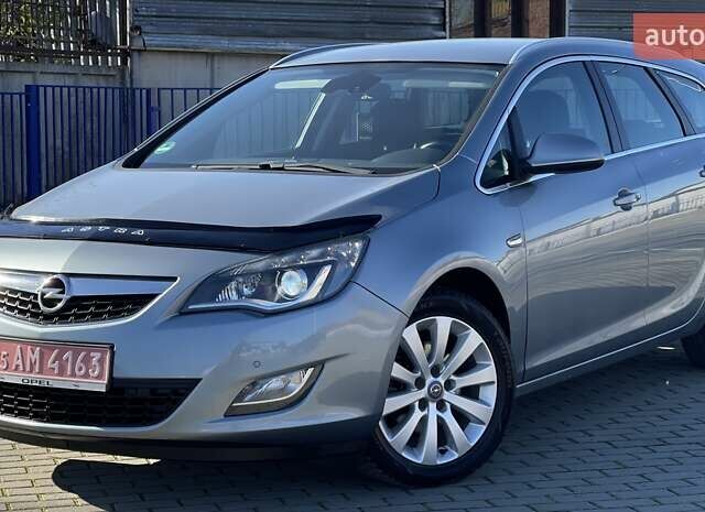 Серый Опель Астра, объемом двигателя 1.7 л и пробегом 259 тыс. км за 7700 $, фото 1 на Automoto.ua