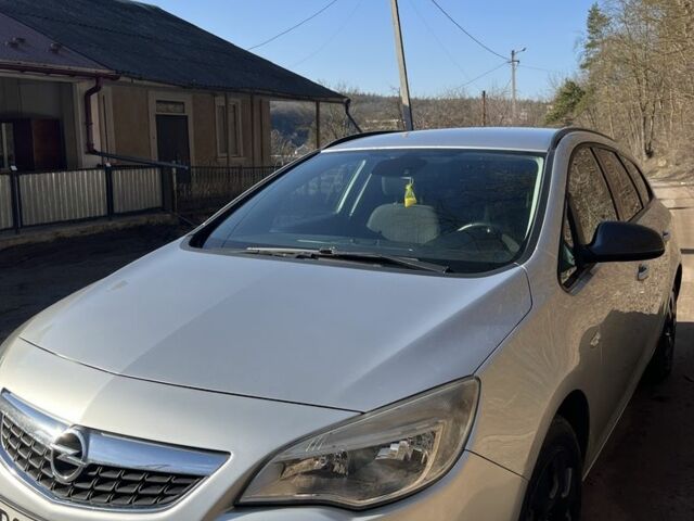 Серый Опель Астра, объемом двигателя 1.7 л и пробегом 280 тыс. км за 4500 $, фото 1 на Automoto.ua