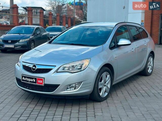 Сірий Опель Астра, об'ємом двигуна 1.7 л та пробігом 235 тис. км за 6740 $, фото 1 на Automoto.ua