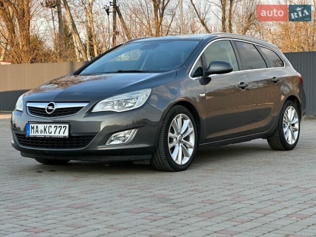 Серый Опель Астра, объемом двигателя 1.7 л и пробегом 292 тыс. км за 6999 $, фото 1 на Automoto.ua