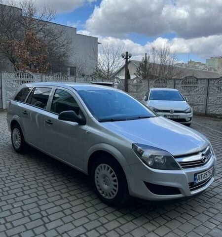 Серый Опель Астра, объемом двигателя 1.7 л и пробегом 236 тыс. км за 6100 $, фото 1 на Automoto.ua