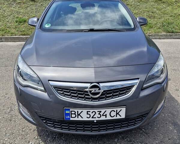 Серый Опель Астра, объемом двигателя 0 л и пробегом 161 тыс. км за 7500 $, фото 1 на Automoto.ua