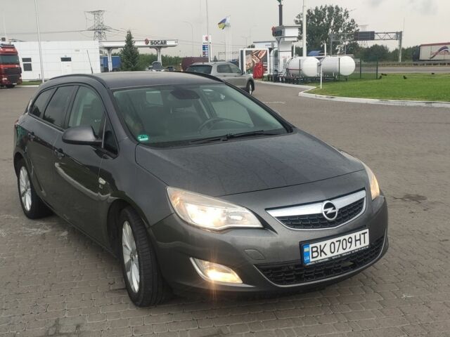 Серый Опель Астра, объемом двигателя 1.7 л и пробегом 240 тыс. км за 6500 $, фото 1 на Automoto.ua