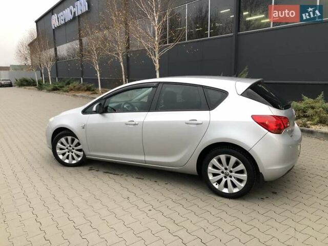 Серый Опель Астра, объемом двигателя 1.4 л и пробегом 180 тыс. км за 9350 $, фото 1 на Automoto.ua