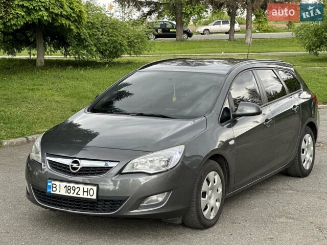 Серый Опель Астра, объемом двигателя 1.3 л и пробегом 220 тыс. км за 7100 $, фото 1 на Automoto.ua