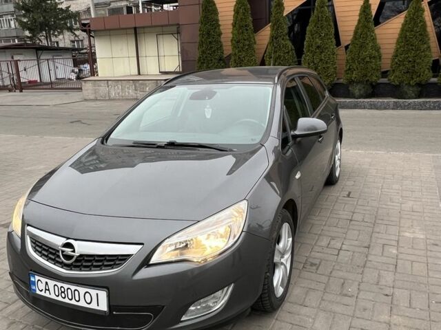 Серый Опель Астра, объемом двигателя 1.7 л и пробегом 328 тыс. км за 6700 $, фото 1 на Automoto.ua