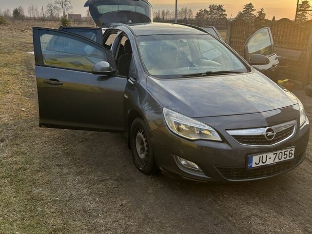 Серый Опель Астра, объемом двигателя 1.3 л и пробегом 340 тыс. км за 3100 $, фото 1 на Automoto.ua