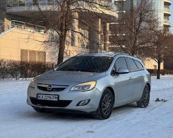 Серый Опель Астра, объемом двигателя 1.7 л и пробегом 268 тыс. км за 5600 $, фото 1 на Automoto.ua
