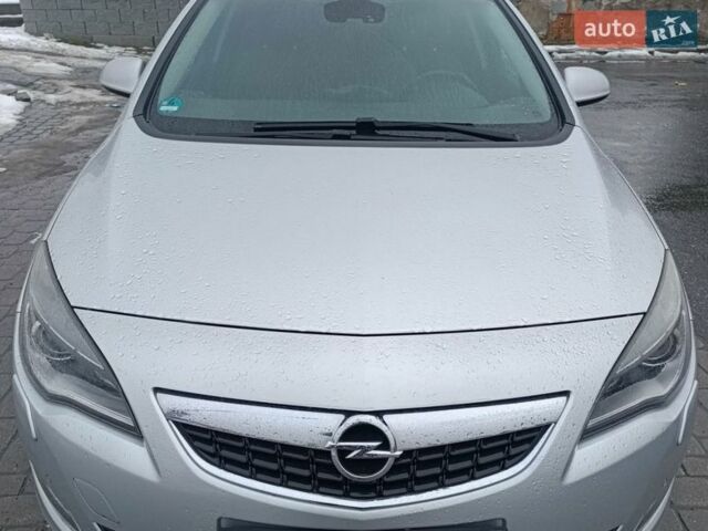 Сірий Опель Астра, об'ємом двигуна 1.69 л та пробігом 302 тис. км за 8000 $, фото 1 на Automoto.ua