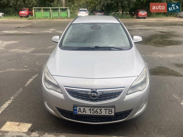 Серый Опель Астра, объемом двигателя 1.7 л и пробегом 312 тыс. км за 6500 $, фото 1 на Automoto.ua