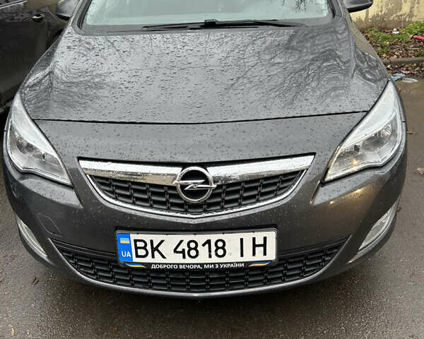 Серый Опель Астра, объемом двигателя 1.7 л и пробегом 231 тыс. км за 6600 $, фото 1 на Automoto.ua
