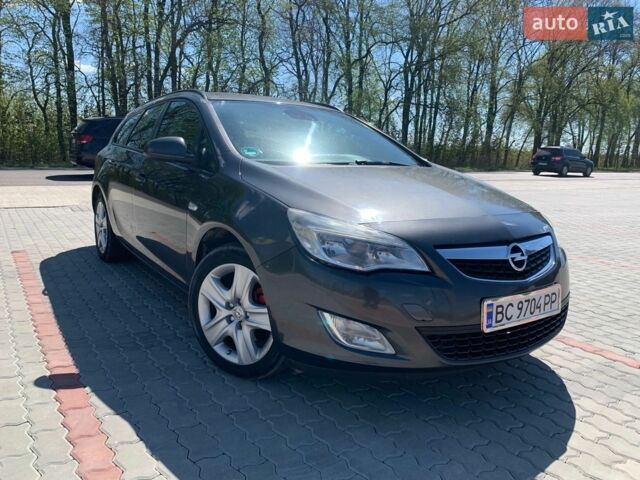 Сірий Опель Астра, об'ємом двигуна 1.69 л та пробігом 350 тис. км за 6000 $, фото 1 на Automoto.ua