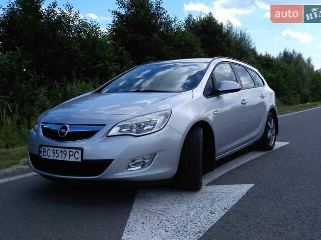 Серый Опель Астра, объемом двигателя 1.7 л и пробегом 225 тыс. км за 7100 $, фото 1 на Automoto.ua
