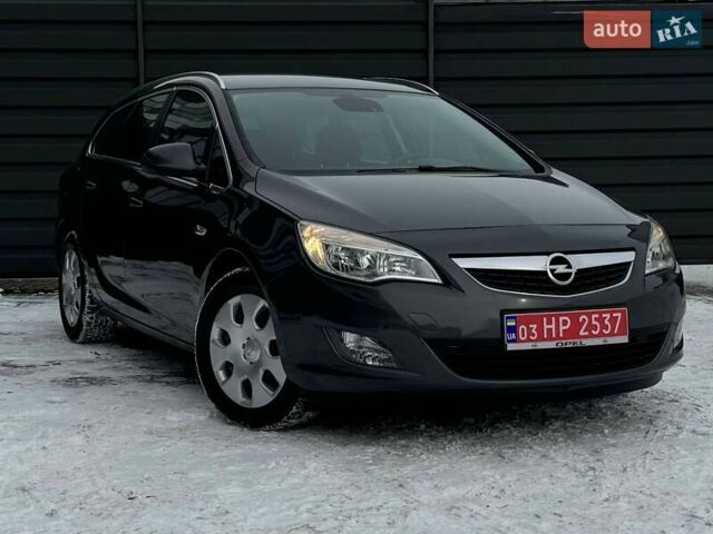 Серый Опель Астра, объемом двигателя 1.6 л и пробегом 200 тыс. км за 8700 $, фото 1 на Automoto.ua