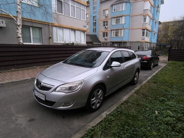 Серый Опель Астра, объемом двигателя 1.7 л и пробегом 255 тыс. км за 6950 $, фото 1 на Automoto.ua