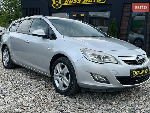 Серый Опель Астра, объемом двигателя 1.69 л и пробегом 243 тыс. км за 7500 $, фото 1 на Automoto.ua