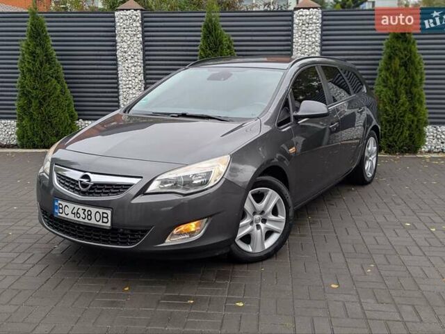 Опель Астра 2012 в Черкассах на Automoto.ua Серый Опель Астра, объемом двигателя 1.7 л и пробегом 236 тыс. км за 7499 $, фото 1 на Automoto.ua