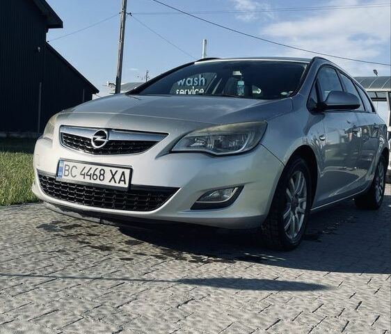 Серый Опель Астра, объемом двигателя 1.7 л и пробегом 2 тыс. км за 5828 $, фото 1 на Automoto.ua