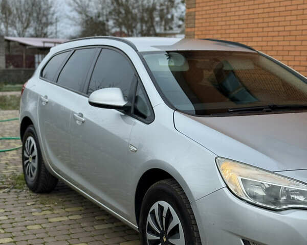 Серый Опель Астра, объемом двигателя 1.7 л и пробегом 252 тыс. км за 5900 $, фото 1 на Automoto.ua