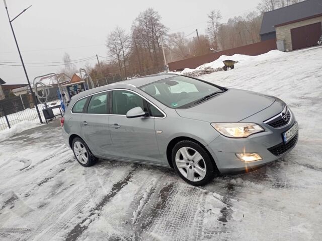 Серый Опель Астра, объемом двигателя 1.7 л и пробегом 270 тыс. км за 5500 $, фото 1 на Automoto.ua
