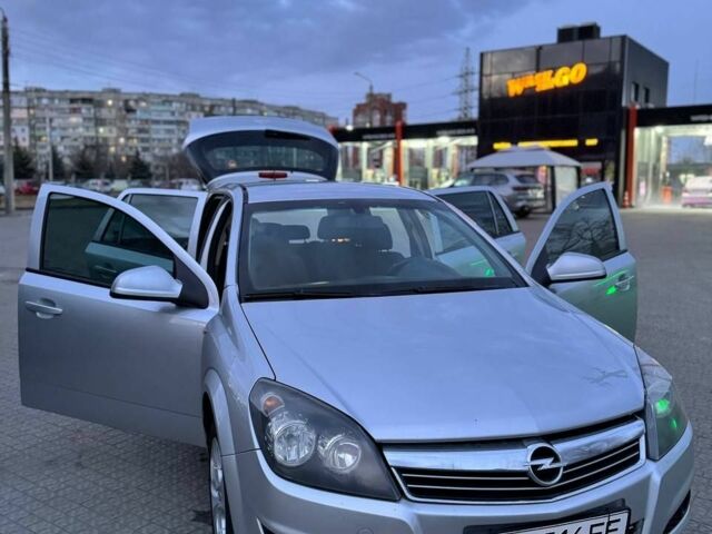 Серый Опель Астра, объемом двигателя 1.6 л и пробегом 275 тыс. км за 5600 $, фото 1 на Automoto.ua