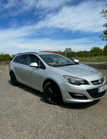 Серый Опель Астра, объемом двигателя 1.7 л и пробегом 232 тыс. км за 7807 $, фото 1 на Automoto.ua