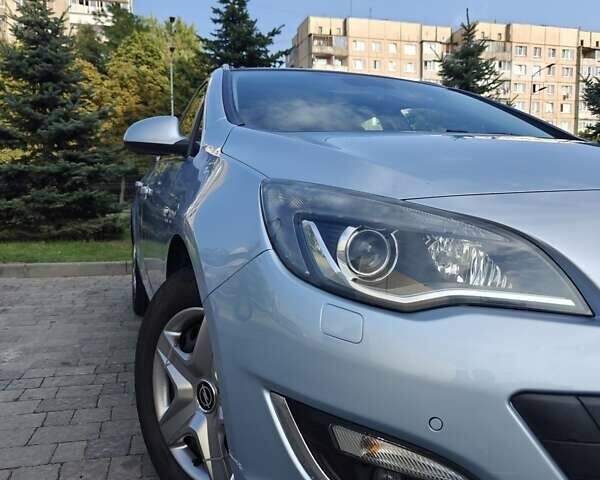Сірий Опель Астра, об'ємом двигуна 1.7 л та пробігом 297 тис. км за 7800 $, фото 1 на Automoto.ua