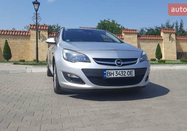 Серый Опель Астра, объемом двигателя 1.6 л и пробегом 260 тыс. км за 7500 $, фото 1 на Automoto.ua