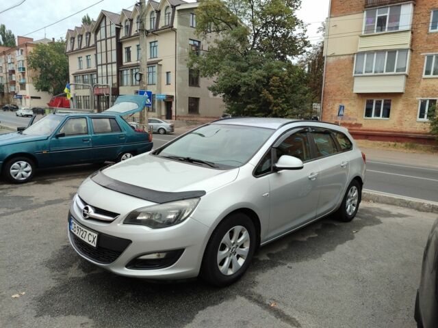 Серый Опель Астра, объемом двигателя 0 л и пробегом 268 тыс. км за 8000 $, фото 1 на Automoto.ua