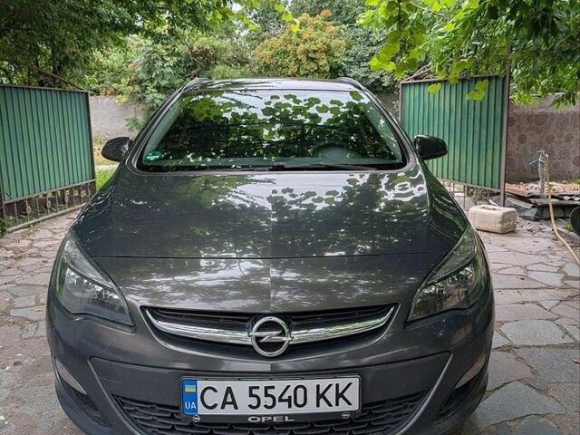 Серый Опель Астра, объемом двигателя 1.6 л и пробегом 264 тыс. км за 8500 $, фото 1 на Automoto.ua