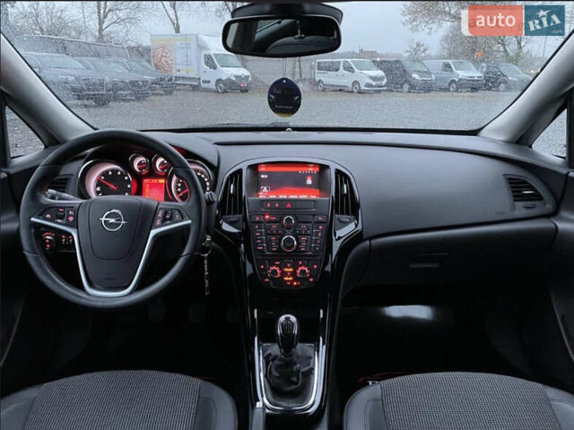 Серый Опель Астра, объемом двигателя 1.6 л и пробегом 214 тыс. км за 8200 $, фото 1 на Automoto.ua