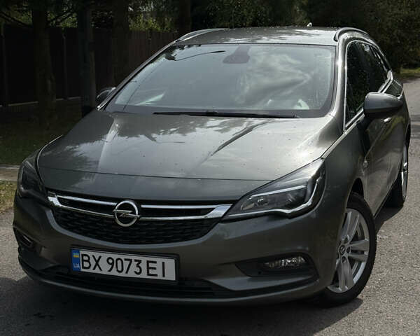 Серый Опель Астра, объемом двигателя 1.6 л и пробегом 272 тыс. км за 9600 $, фото 1 на Automoto.ua