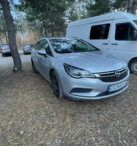 Серый Опель Астра, объемом двигателя 1.6 л и пробегом 185 тыс. км за 10500 $, фото 1 на Automoto.ua
