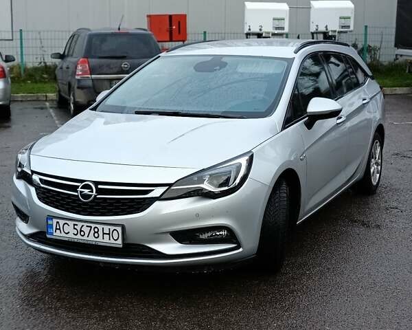 Серый Опель Астра, объемом двигателя 1.6 л и пробегом 206 тыс. км за 10850 $, фото 1 на Automoto.ua