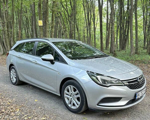 Серый Опель Астра, объемом двигателя 1.6 л и пробегом 262 тыс. км за 10200 $, фото 1 на Automoto.ua