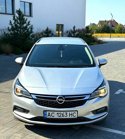 Серый Опель Астра, объемом двигателя 1.6 л и пробегом 255 тыс. км за 9500 $, фото 1 на Automoto.ua