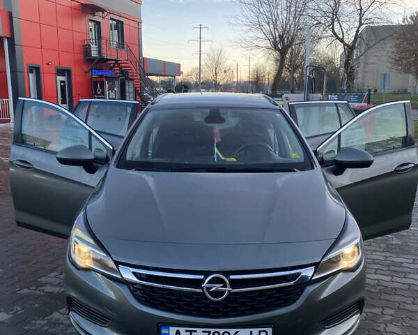 Сірий Опель Астра, об'ємом двигуна 1.6 л та пробігом 210 тис. км за 10000 $, фото 1 на Automoto.ua