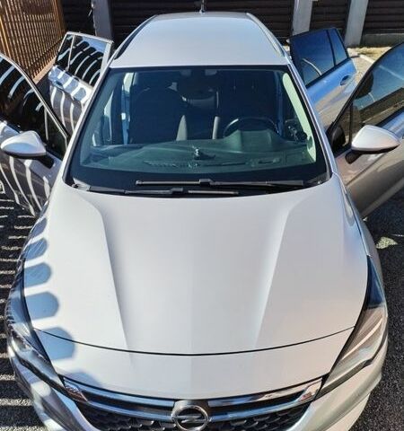 Серый Опель Астра, объемом двигателя 1.6 л и пробегом 250 тыс. км за 10600 $, фото 1 на Automoto.ua