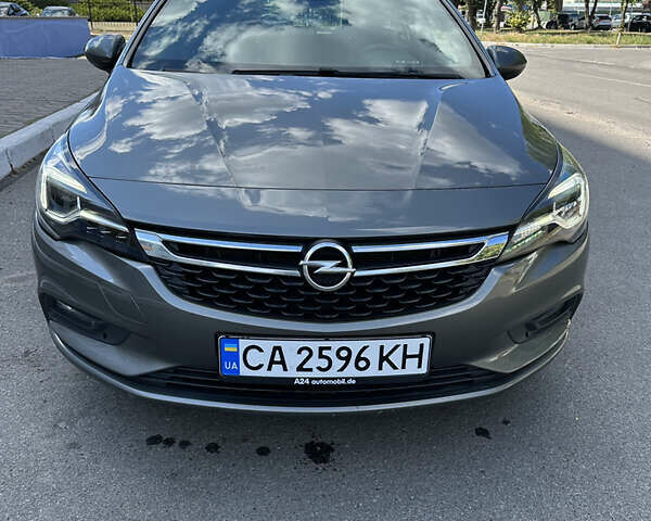 Серый Опель Астра, объемом двигателя 1.6 л и пробегом 208 тыс. км за 10400 $, фото 1 на Automoto.ua