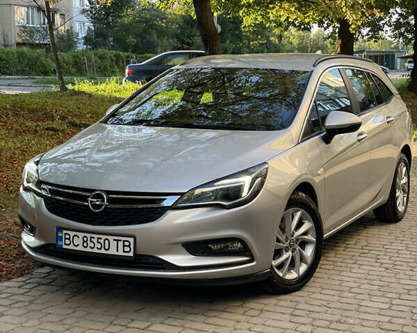 Серый Опель Астра, объемом двигателя 1.6 л и пробегом 214 тыс. км за 9900 $, фото 1 на Automoto.ua