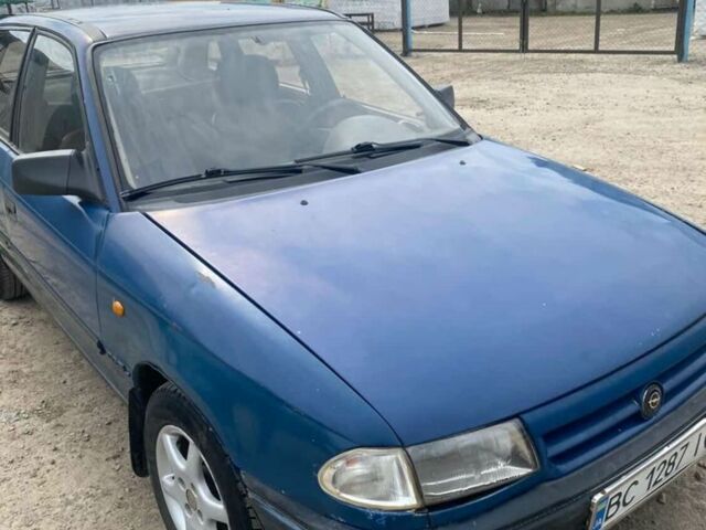 Синий Опель Астра, объемом двигателя 1.6 л и пробегом 150 тыс. км за 750 $, фото 1 на Automoto.ua