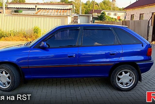 Синій Опель Астра, об'ємом двигуна 2 л та пробігом 350 тис. км за 3500 $, фото 1 на Automoto.ua