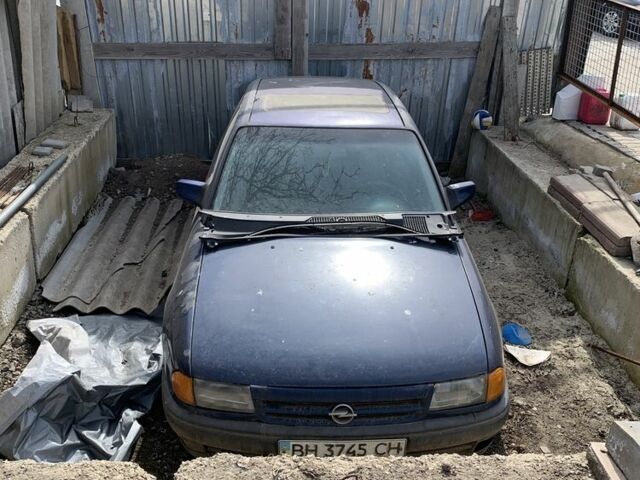 Синий Опель Астра, объемом двигателя 0 л и пробегом 35 тыс. км за 500 $, фото 1 на Automoto.ua