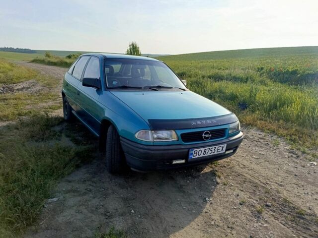 Синий Опель Астра, объемом двигателя 1.6 л и пробегом 186 тыс. км за 1700 $, фото 1 на Automoto.ua