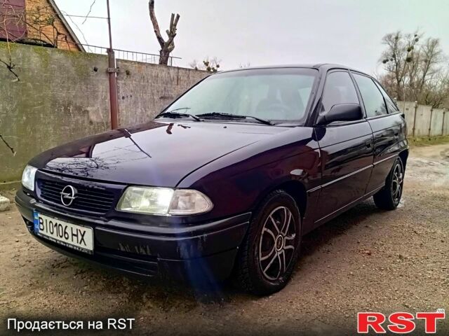 Синий Опель Астра, объемом двигателя 1.6 л и пробегом 200 тыс. км за 1300 $, фото 1 на Automoto.ua