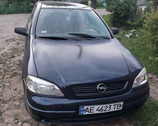 Синий Опель Астра, объемом двигателя 1.7 л и пробегом 400 тыс. км за 2500 $, фото 1 на Automoto.ua