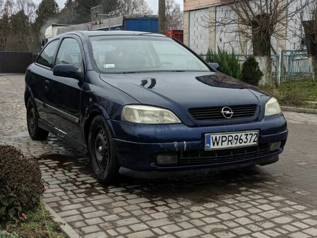 Синий Опель Астра, объемом двигателя 1.6 л и пробегом 200 тыс. км за 750 $, фото 1 на Automoto.ua