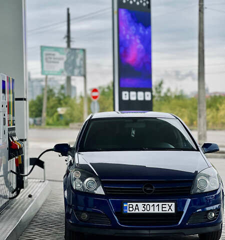 Синий Опель Астра, объемом двигателя 1.8 л и пробегом 165 тыс. км за 5000 $, фото 1 на Automoto.ua