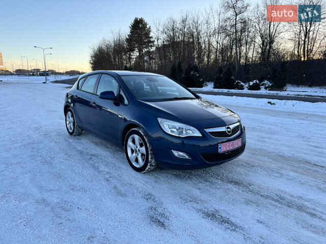 Синий Опель Астра, объемом двигателя 1.6 л и пробегом 129 тыс. км за 8250 $, фото 1 на Automoto.ua