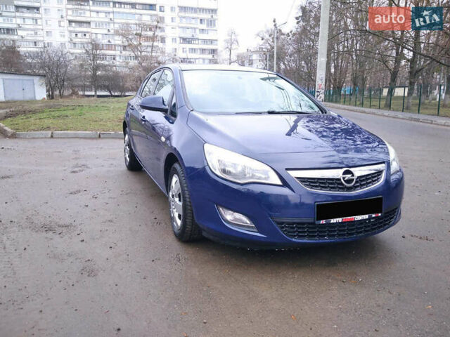 Синий Опель Астра, объемом двигателя 1.4 л и пробегом 217 тыс. км за 7000 $, фото 1 на Automoto.ua